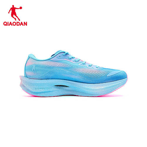 运动鞋让你的每一步都充满力量！迈向更高巅